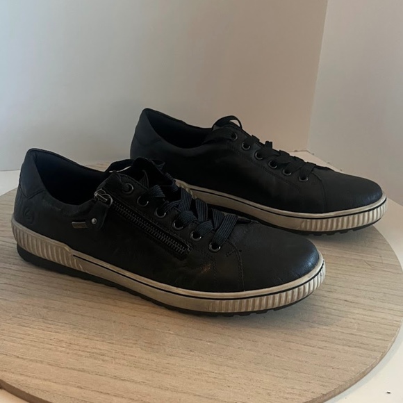 Remonte Soft Black Leather Sneakers Shoes Women’s Size 44 Comfort Casual Zip - Picture 3 of 8
